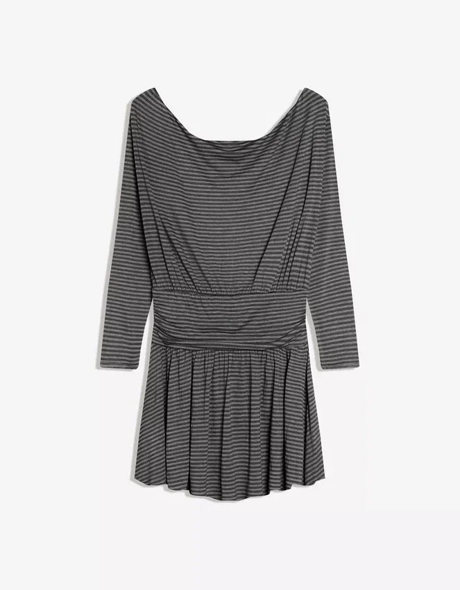 Minivestido de manga larga con fajín Minivestido de manga larga con fajín