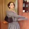 Minivestido de manga larga con fajín – Vestidos y monos Minivestido de manga larga con fajín – Vestidos y monos