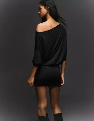 Minivestido de manga larga con falda entallada