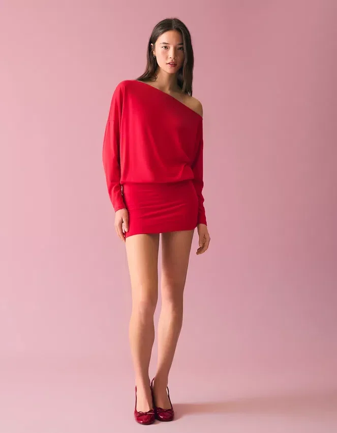 Minivestido de manga larga con falda entallada Minivestido de manga larga con falda entallada