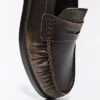 Mocasines fruncidos con detalle cepillado – Zapatos de vestir