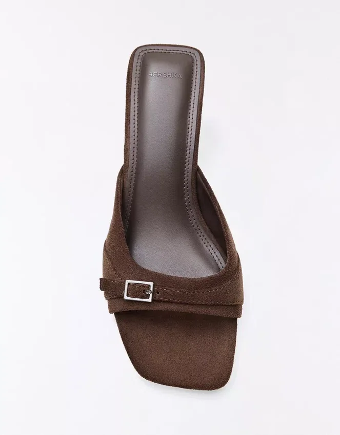 Mules con tacones y hebillas – Mujer Mules con tacones y hebillas – Mujer