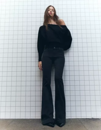 Pantalones acampanados con solapas en los bolsillos – Pantalones
