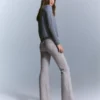 Pantalones acampanados con solapas en los bolsillos – Pantalones Pantalones acampanados con solapas en los bolsillos – Pantalones