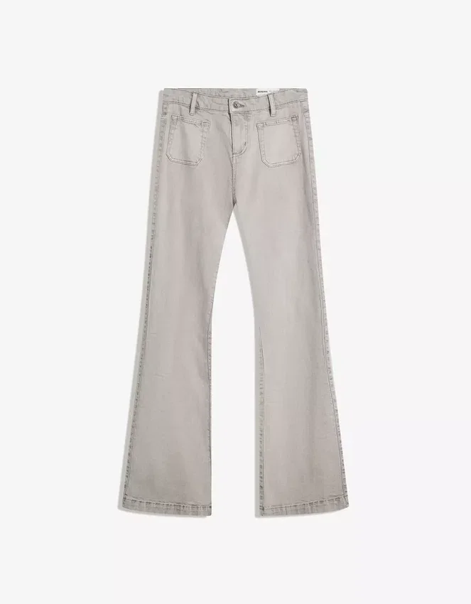 Pantalones acampanados con solapas en los bolsillos – Pantalones Pantalones acampanados con solapas en los bolsillos – Pantalones