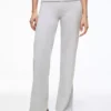Pantalones acampanados de felpa con parche Pantalones acampanados de felpa con parche