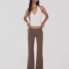 Pantalones acampanados de talle bajo Pantalones acampanados de talle bajo