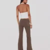 Pantalones acampanados de talle bajo Pantalones acampanados de talle bajo