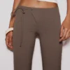 Pantalones acampanados de talle bajo Pantalones acampanados de talle bajo