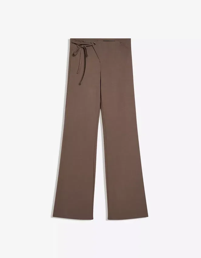 Pantalones acampanados de talle bajo Pantalones acampanados de talle bajo