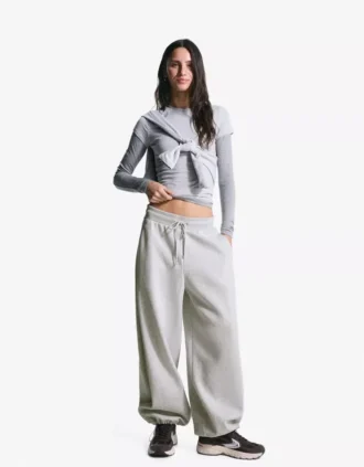 pantalones bombachos de felpa con topes mujer 1 330x423 - Pantalones bombachos de felpa con topes - Mujer