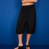 Pantalones capri de tiro bajo