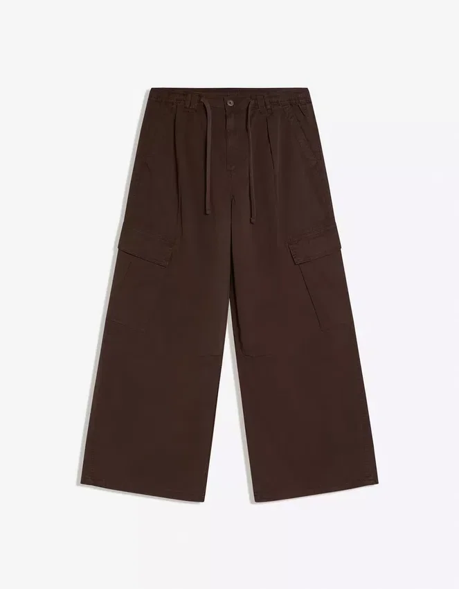 Pantalones cargo tipo paracaidista Pantalones cargo tipo paracaidista