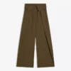Pantalones con pinzas y cintura con vuelta Pantalones con pinzas y cintura con vuelta