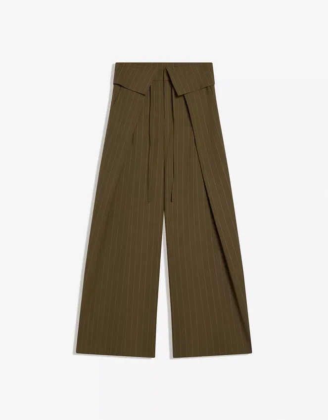 Pantalones con pinzas y cintura con vuelta Pantalones con pinzas y cintura con vuelta