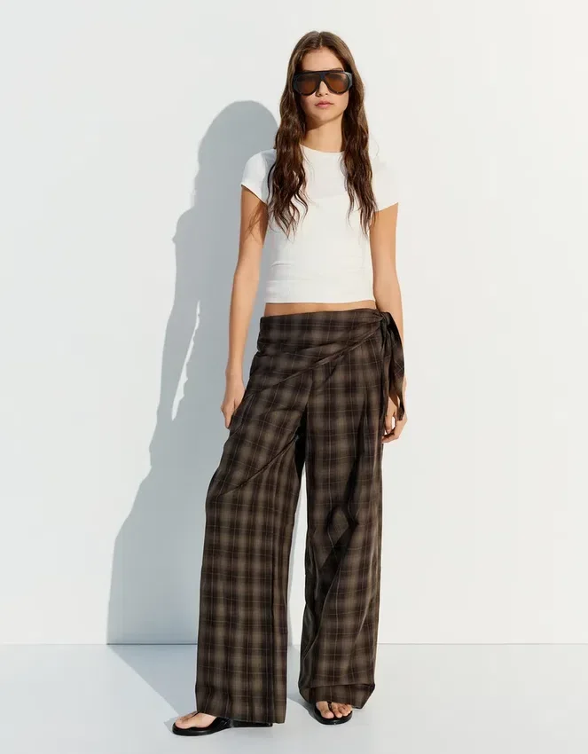 Pantalones con pinzas y lazo – Pantalones Pantalones con pinzas y lazo – Pantalones