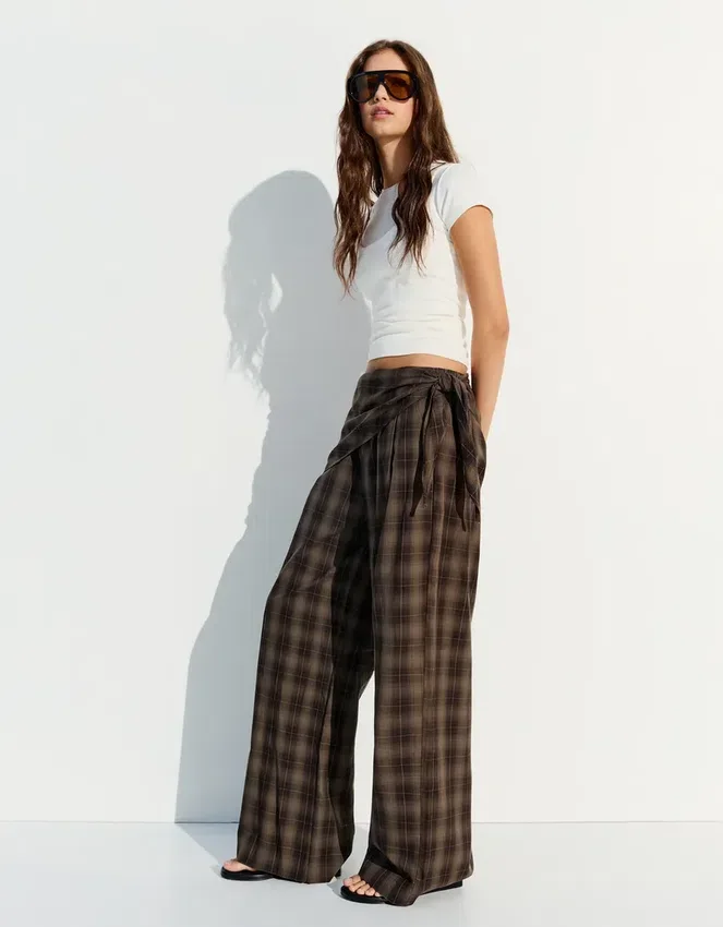 Pantalones con pinzas y lazo – Pantalones Pantalones con pinzas y lazo – Pantalones