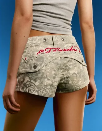 Pantalones cortos bordados Ed Hardy X Bershka – Mujer Pantalones cortos bordados Ed Hardy X Bershka – Mujer