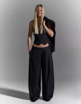 Pantalones cruzados en la cintura