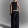Pantalones cruzados en la cintura