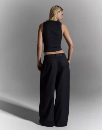 Pantalones cruzados en la cintura