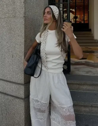 pantalones de encaje de tiro bajo 2 330x423 - Pantalones de encaje de tiro bajo