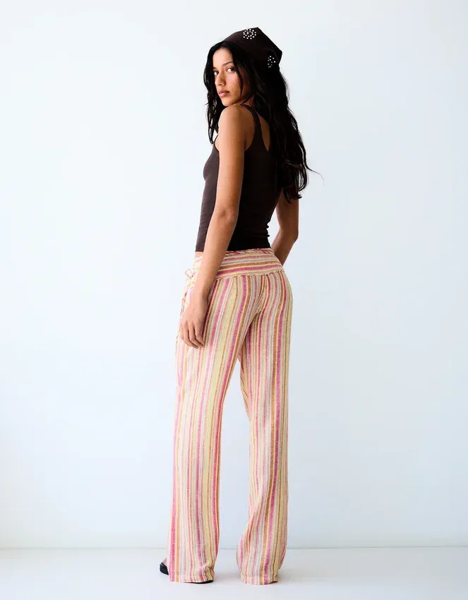 Pantalones de lino a rayas Pantalones de lino a rayas