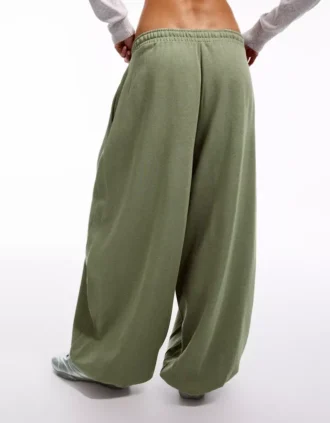 Pantalones Fit con estampado – Mujer