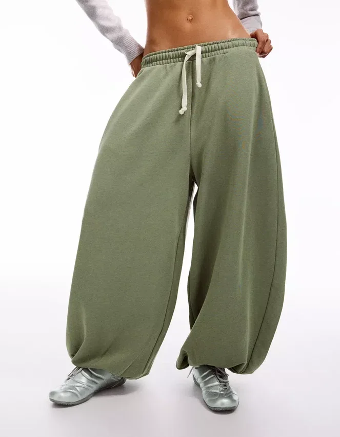 Pantalones Fit con estampado – Mujer Pantalones Fit con estampado – Mujer