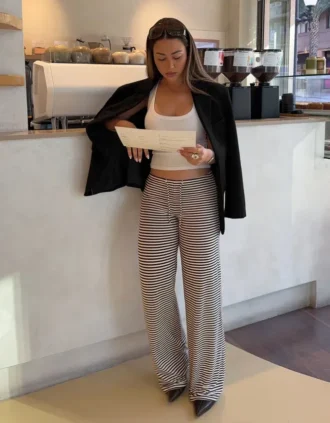 Pantalones rectos con estampado a rayas