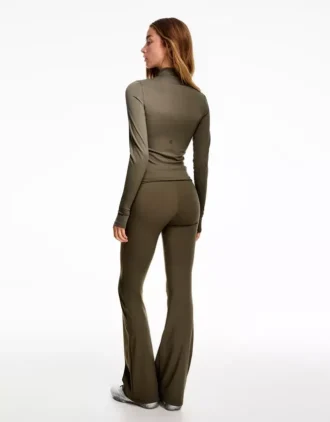 Pantalones técnicos acampanados con cintura remangada – Pantalones Pantalones técnicos acampanados con cintura remangada – Pantalones