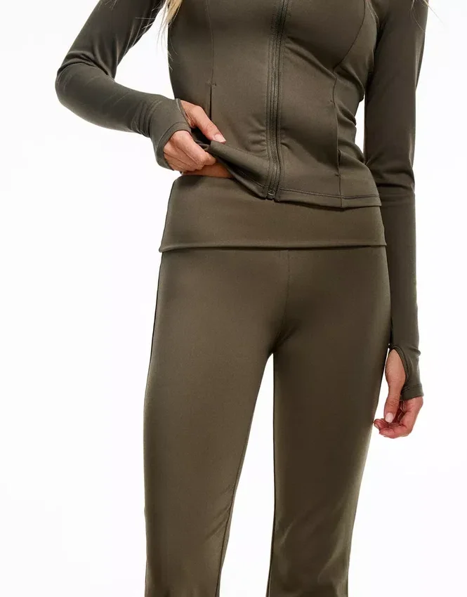 Pantalones técnicos acampanados con cintura remangada – Pantalones Pantalones técnicos acampanados con cintura remangada – Pantalones