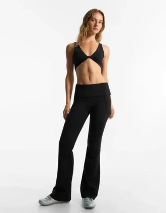 Pantalones técnicos acampanados con vuelta en la cintura – Pantalones – Mujer