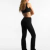 Pantalones técnicos acampanados con vuelta en la cintura – Pantalones – Mujer