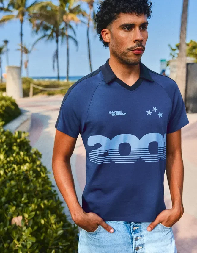Polo con estampado retro – Bershka Lovers Polo con estampado retro – Bershka Lovers