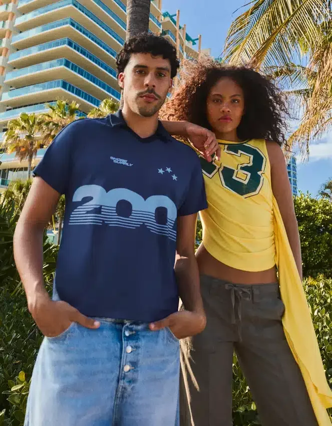 Polo con estampado retro – Bershka Lovers Polo con estampado retro – Bershka Lovers
