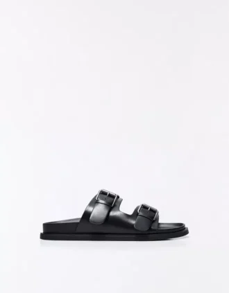 Sandalias planas con hebilla