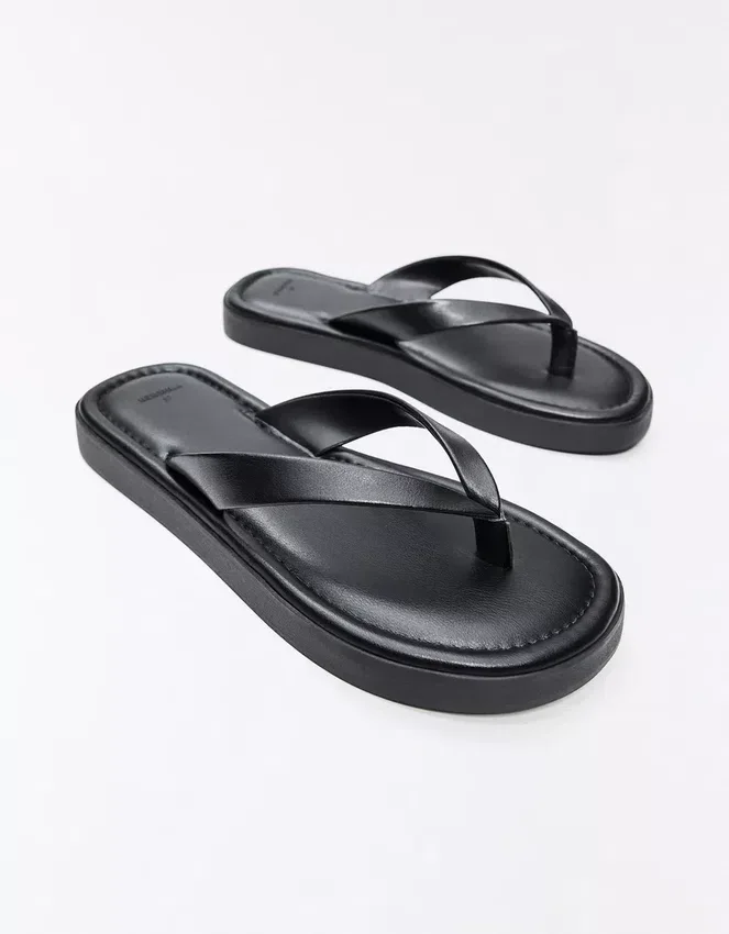 Sandalias planas de tiras Sandalias planas de tiras