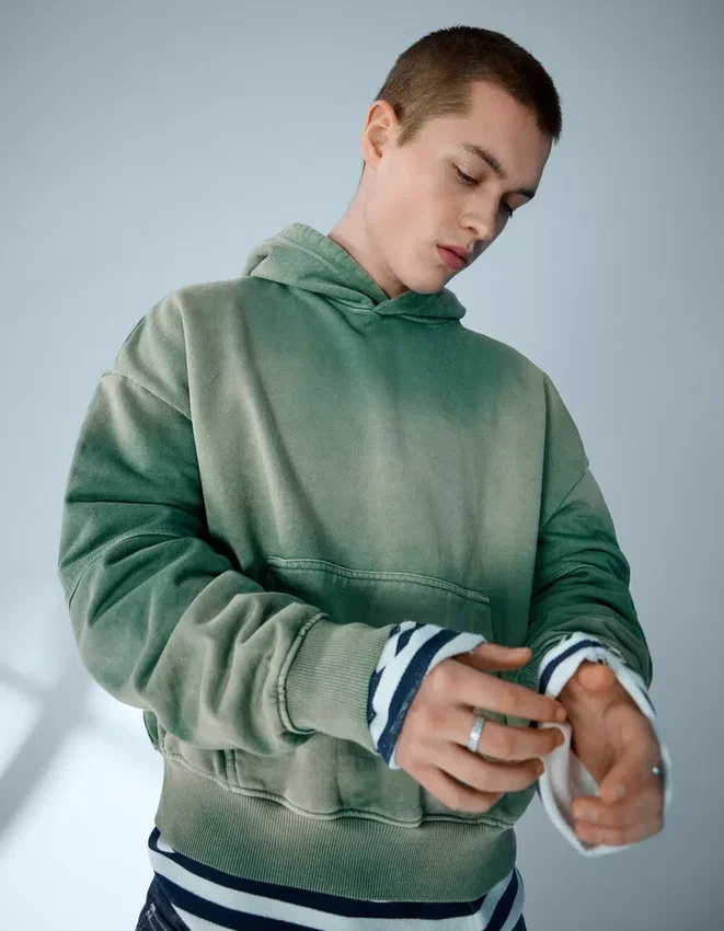 Sudadera con capucha de corte recto y efecto desgastado – Sudaderas y jerséis con capucha – Hombre Sudadera con capucha de corte recto y efecto desgastado – Sudaderas y jerséis con capucha – Hombre