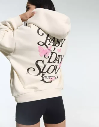 sudadera con capucha estampada 1 1 330x423 - Sudadera con capucha estampada