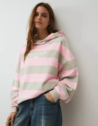 Sudadera con capucha estampada