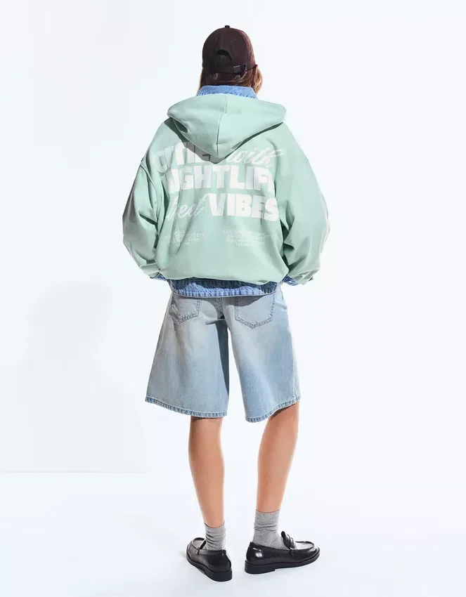 Sudadera con capucha estampada Sudadera con capucha estampada