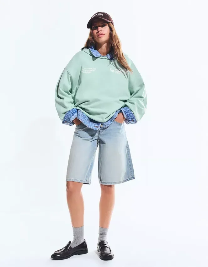 Sudadera con capucha estampada Sudadera con capucha estampada