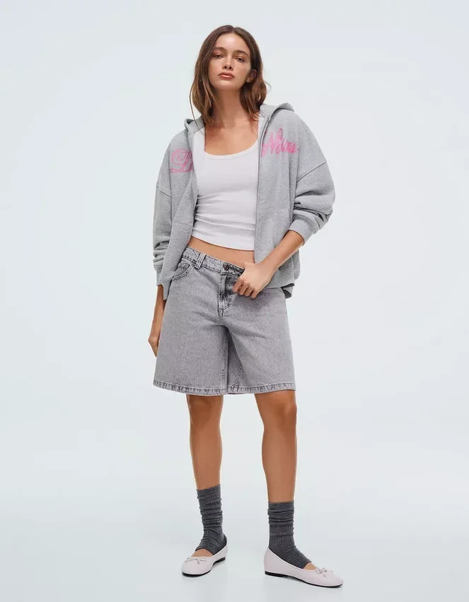 Sudadera con capucha Oversize estampada y cremallera Sudadera con capucha Oversize estampada y cremallera