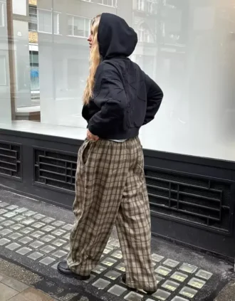 Sudadera con capucha y cremallera bordada – Sudaderas y jerséis con capucha