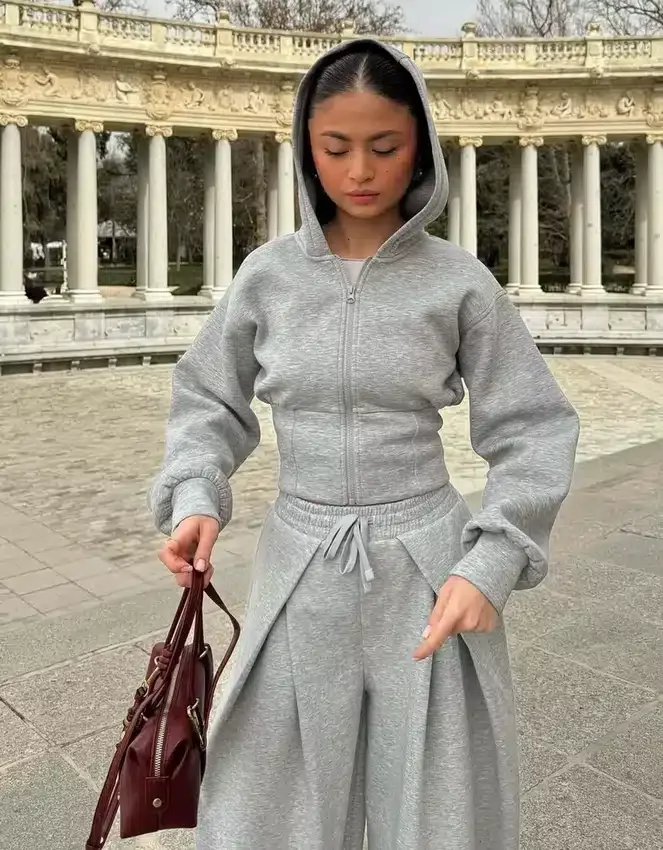 Sudadera con capucha y cremallera de cintura alta – #Bershkastyle – Mujer Sudadera con capucha y cremallera de cintura alta – #Bershkastyle – Mujer