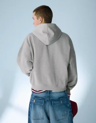 Sudadera corta con cremallera y corte Fit con estampado – Sudaderas y jerséis con capucha