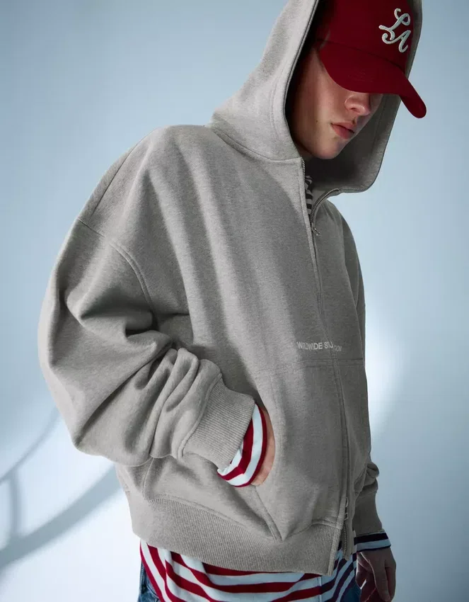 Sudadera corta con cremallera y corte Fit con estampado – Sudaderas y jerséis con capucha Sudadera corta con cremallera y corte Fit con estampado – Sudaderas y jerséis con capucha