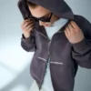 Sudadera corta de corte holgado con cremallera y estampado – Sudaderas y jerséis con capucha Sudadera corta de corte holgado con cremallera y estampado – Sudaderas y jerséis con capucha