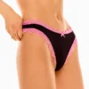 Tanga de encaje en contraste